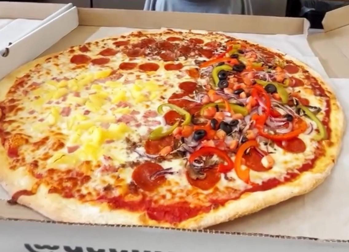New York Style Pizza 24'' (12 Slices)